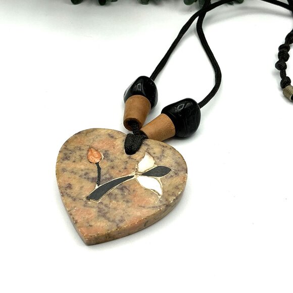 Natural Stone Heart Pendant Necklace With Inlay Flower Design and Adjustable Cor - Picture 2 of 4